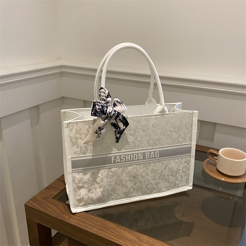 Leatherwork Letters - Bolsa Tote Feminina Luxuosa e Elegante